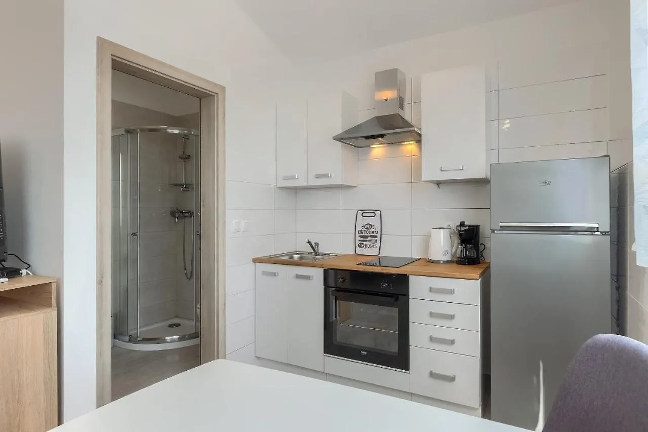 Family Friendly Apartments With A Swimming Pool Medulin - 20909 Croatia